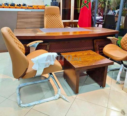 Bureau de travail importé au design moderne