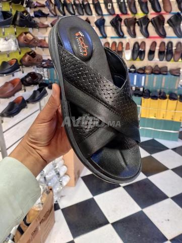 Sandale en cuir et semelle humide - 2