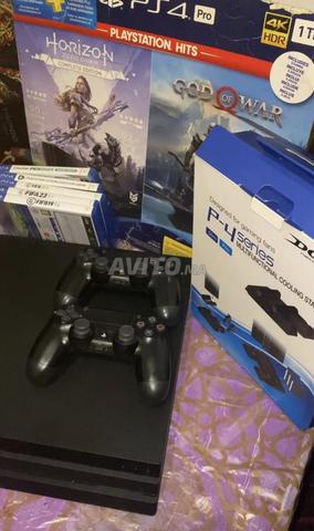 PS4 Pro comme neuf 2 manettes