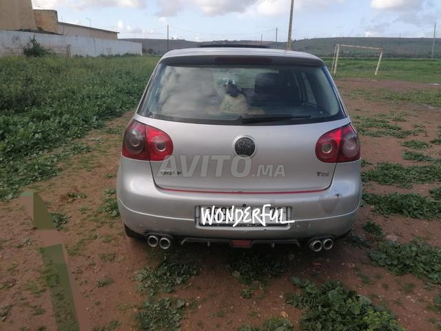 Golf 5 à vendre en excellent état
