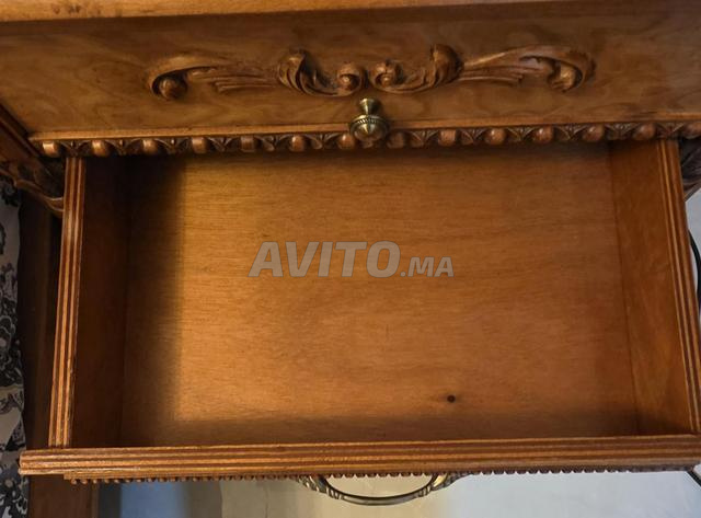 غرفة نوم خشبية صلبة للبيع - 2