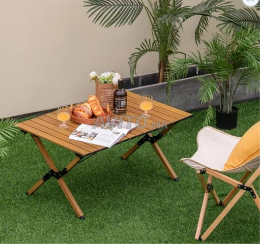 Table de camping pliable idéale pour les excursions et facile à transporter - 2