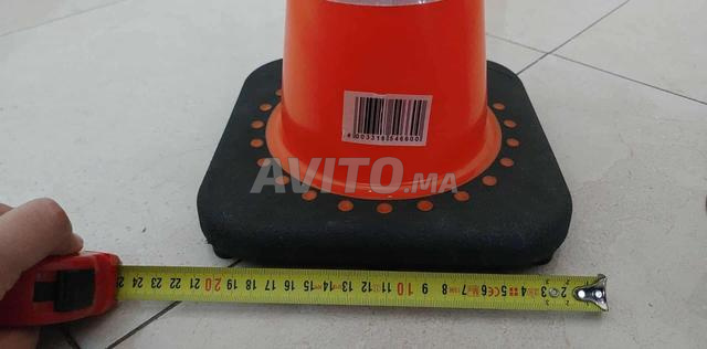 2 cônes de signalisation - 2