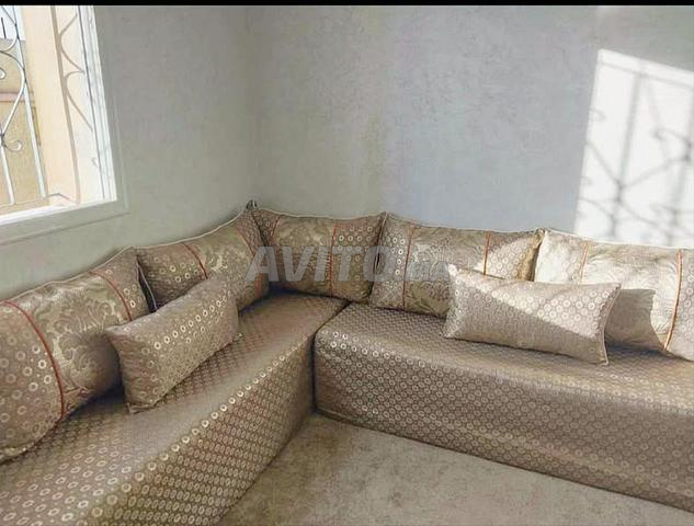 Nouveaux tapis non utilisés 3 tapis 10 coussins et 3 matelas