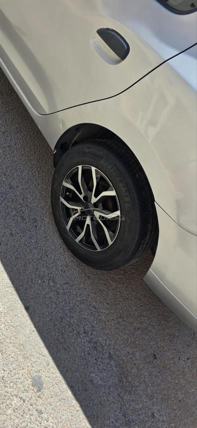 Dacia Logan Essence Manuelle 2019 à Laâyoune