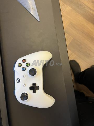 يد تحكم Xbox للبيع بسعر جيد جداً