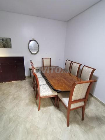 Salle à manger avec 8 chaises - 2