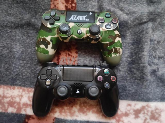 PS4 slim flashée 2 manettes - 2