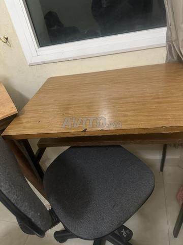 Lit complet et deux bureaux à vendre - 2