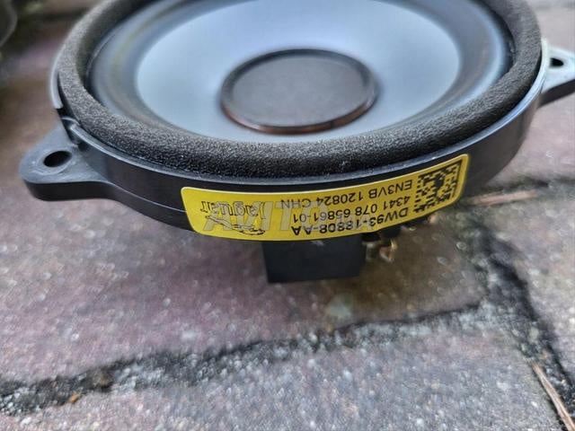 Système audio MERIDIEN Bowers&Wilkins 2300W pour Range Rover et Jaguar