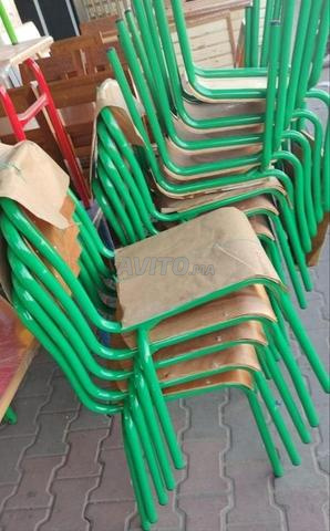 Chaise scolaire individuelle / vestiaire - 2