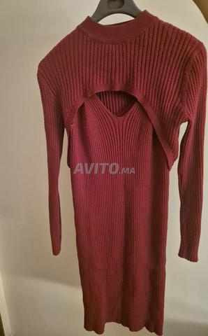 Robe moulante sans manches et haut taille unique - 2