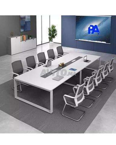 Grande table de réunion / vestiaire - 2