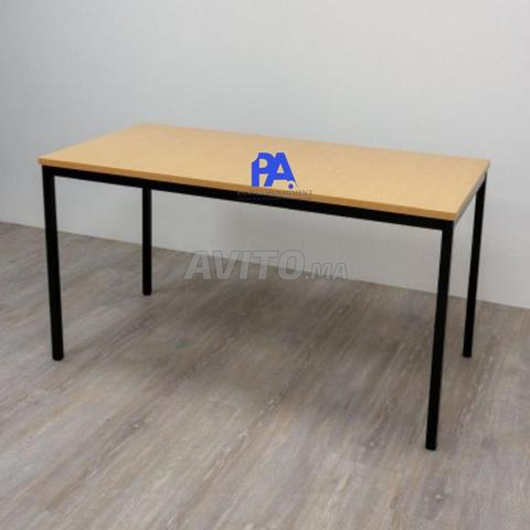 Table en bois simple / vestiaire - 2