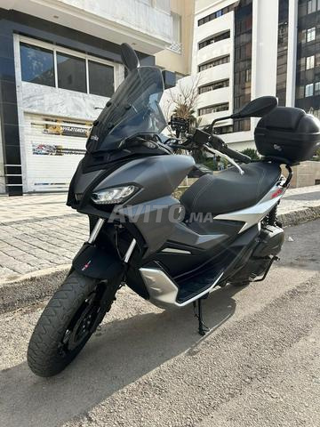 APRILIA SR GT 200 - 2