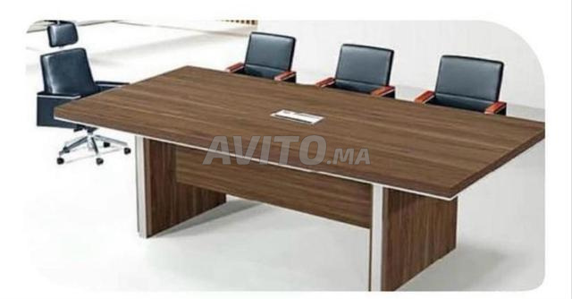 Table de réunion professionnelle / vestiaire - 2