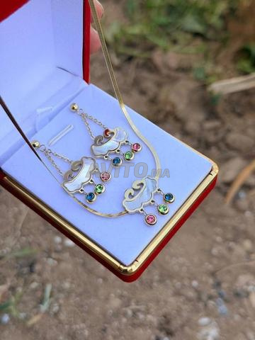 Collier et boucles d'oreilles - 2
