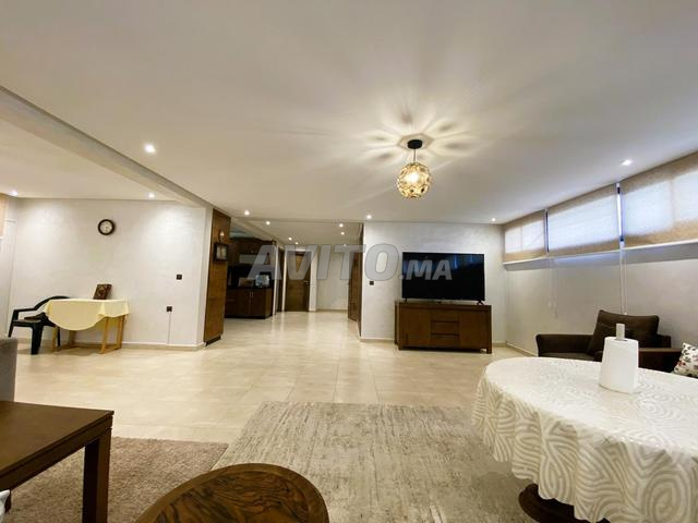 MAGNIFIQUE VILLA TRIPLEX D’ANGLE –HARHOURA (RABAT)