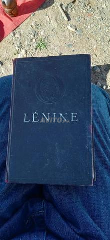Vieux bouquin LÉNINE Œuvres de 718 Pages à vendre