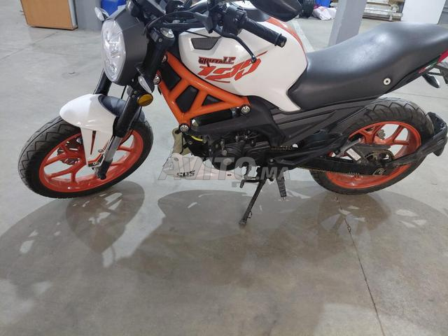Moto en très bon état à vendre - 2