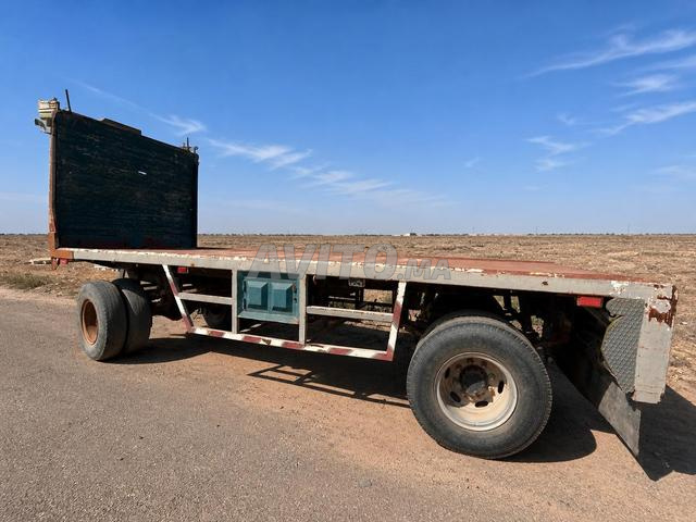 Remorque Plateau Semi-remorque Bon état — À vendre