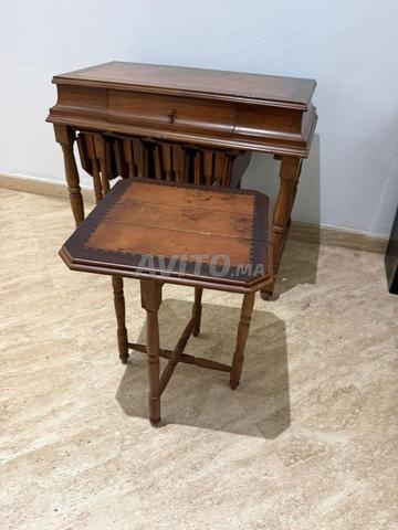 طاولة مع الطاولات الصغيرة الخمس - 2