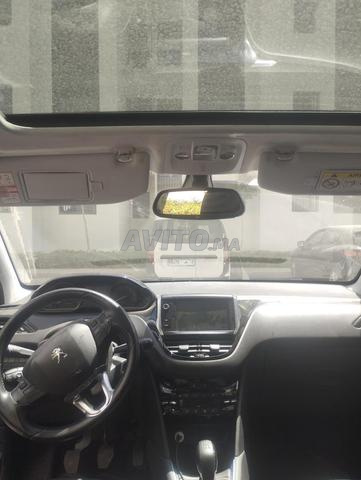 Peugeot 208 - 2