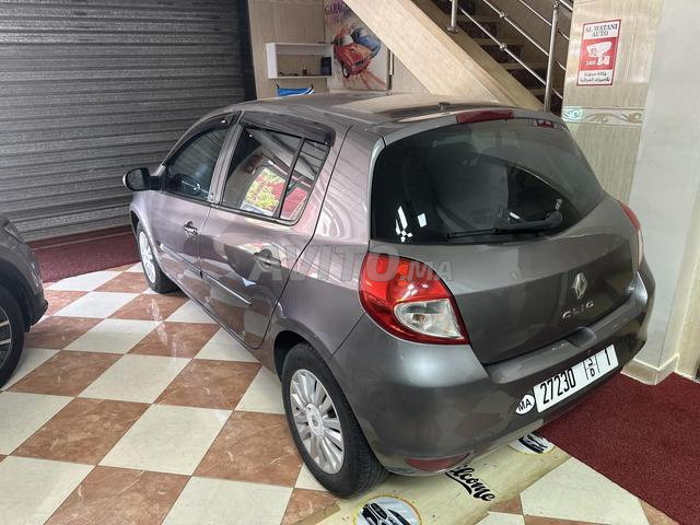 Renault Clio Diesel Manuelle 2010 à Oujda - 2