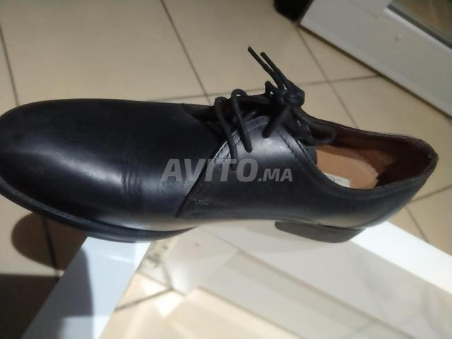 حذاء كلاسيك مقاس 40
