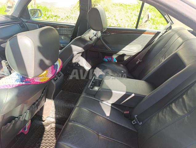 Mercedes E220 - vignette 1500