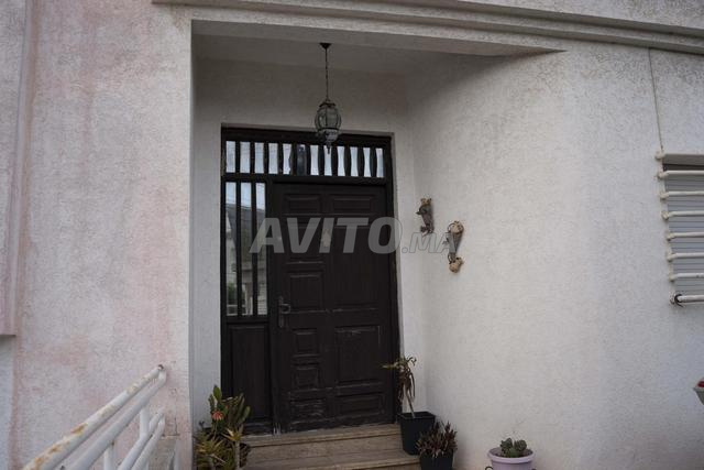 Villa à vendre dans un quartier calme avec jardin - 2