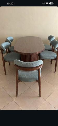 Table à manger en bois massif avec 6 chaises