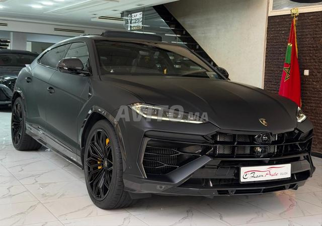 Lamborghini urus SE AVEC 3000 KILOMETRE 