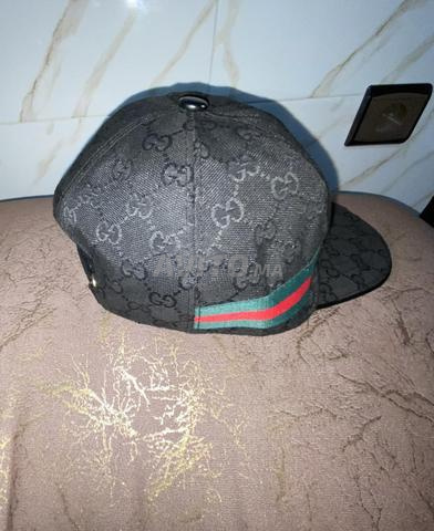 Casquette Gucci élégante en noir. - 2