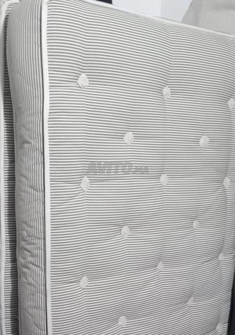 2 matelas SIMMONS à vendre à Tanger