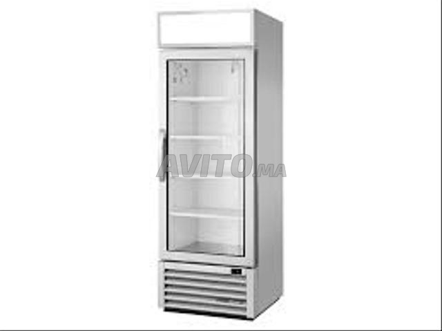 Réfrigérateur vitrine commercial en verre en excellent état s.h