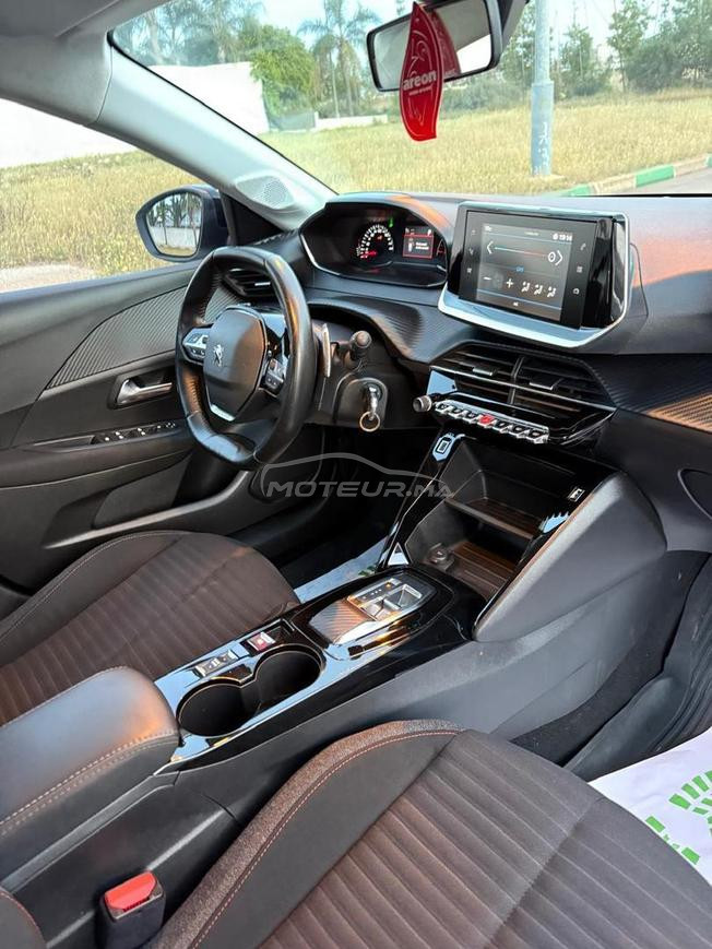 PEUGEOT 208 AUTOMATIQUE 