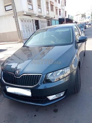 Skoda automatique 3amra 1main - 2
