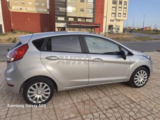 Fiesta (1ère main) km (39 000) - 2