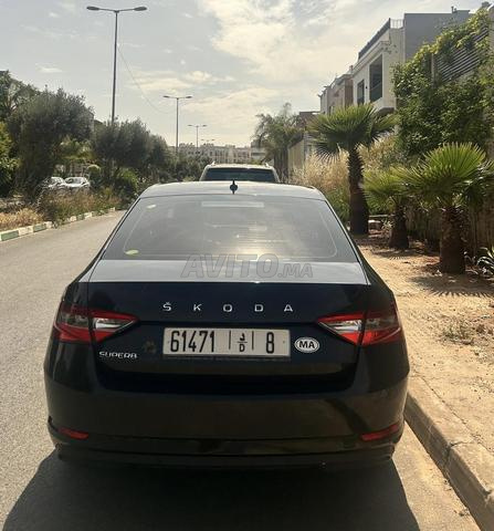 Skoda Superb Diesel Automatique 2023 à Casablanca - 2