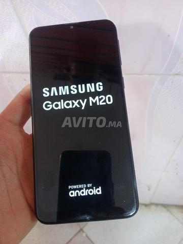 Samsung M20 64Go 4Go RAM - 2