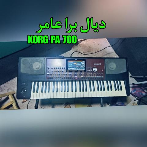 KORG PA 700