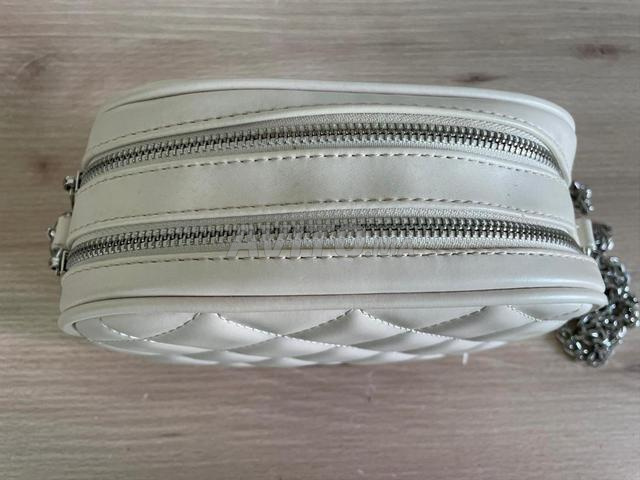 Sac à main blanc élégant et pratique pour femme - 2