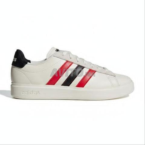 Baskets Adidas neuves taille 40.5