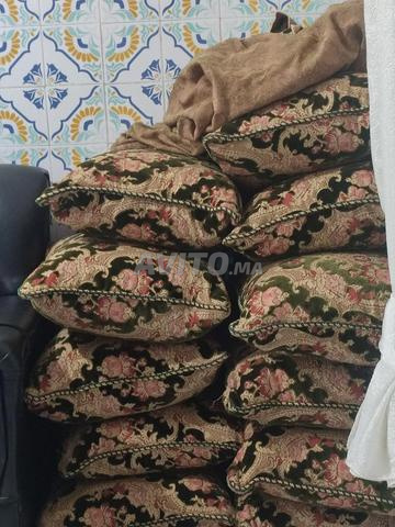 ثلاث وسائد وثلاثة أغطية - 2