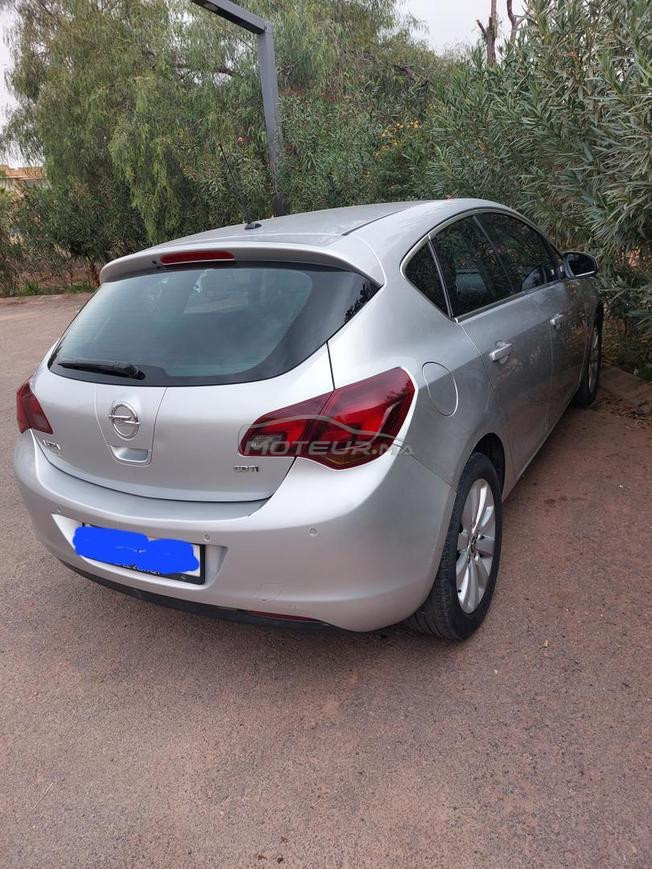 Opel Astra Diesel Manuelle 2012 à Marrakech