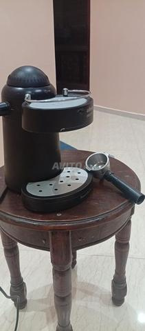 ماكينة قهوة إسبريسو بحالة ممتازة بسعر مناسب