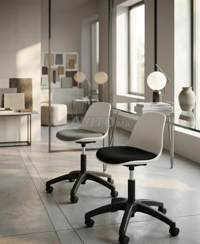 CHAISE MONOCOQUE PLASTIQUE - 2