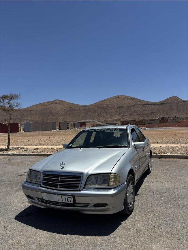 Mercedes-Benz 220 Diesel Manuelle 1998 à Guelmim