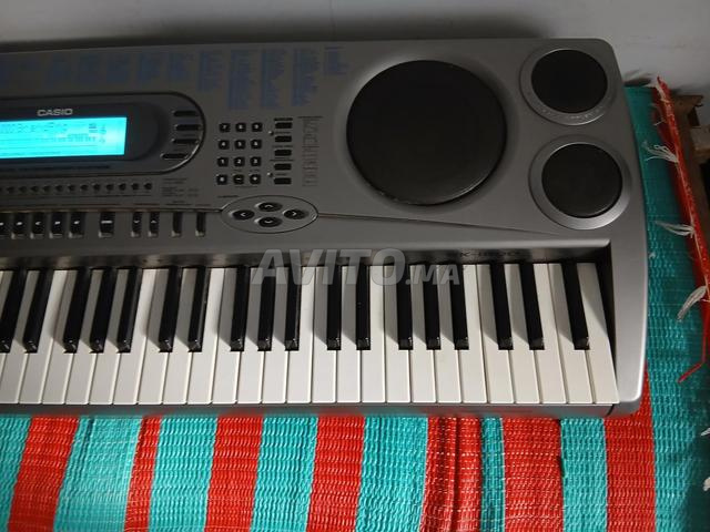 Piano Casio 76 touches, livraison possible - 2